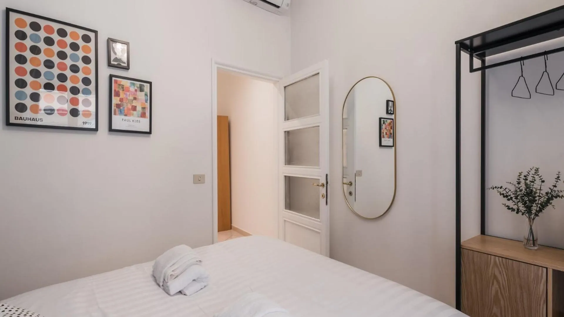 The Best Rent - Bright Three-Bedroom Apartment Along The Tiber River Rome