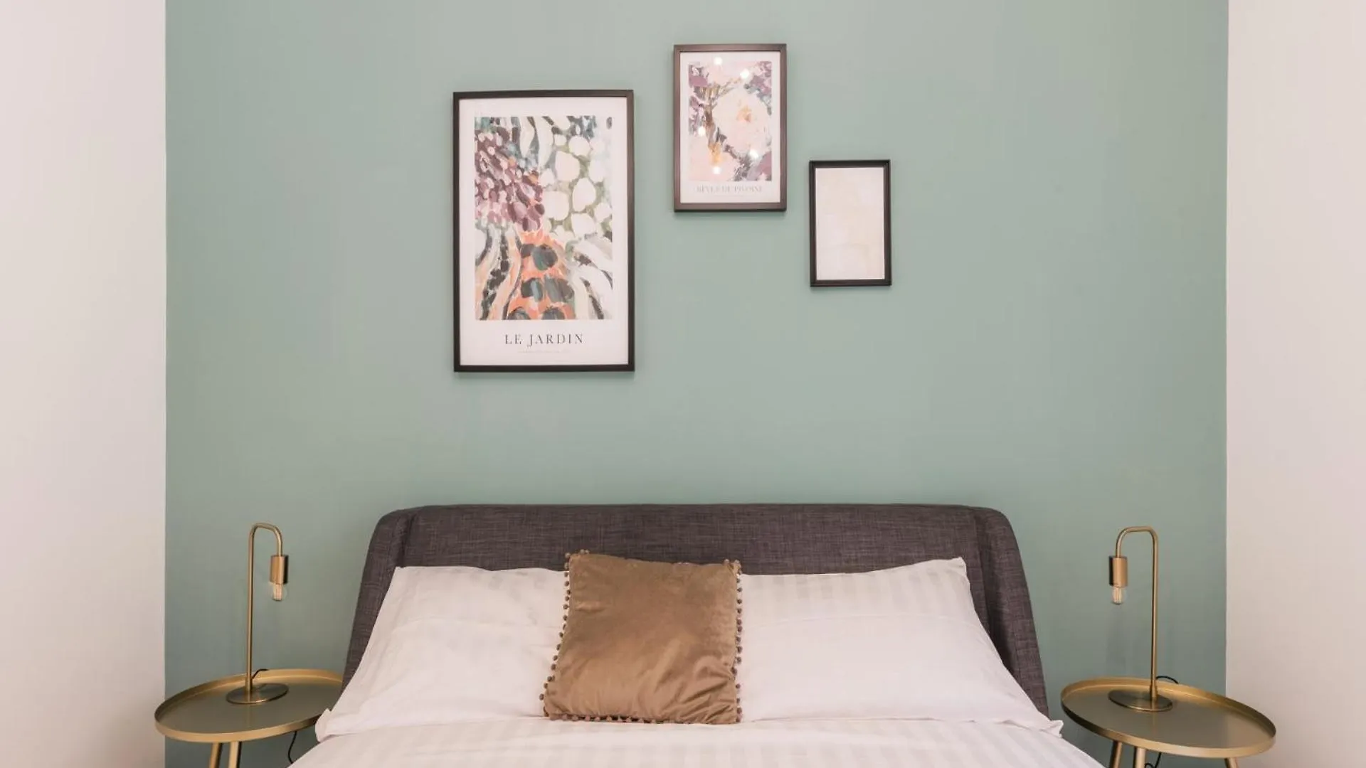 The Best Rent - Bright Three-Bedroom Apartment Along The Tiber River Rome